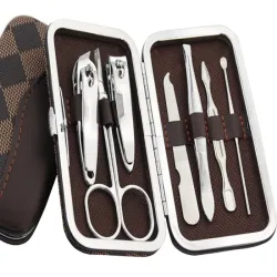 Zestaw do paznokci 7 elementów manicure pedicure etui cążki przybornik