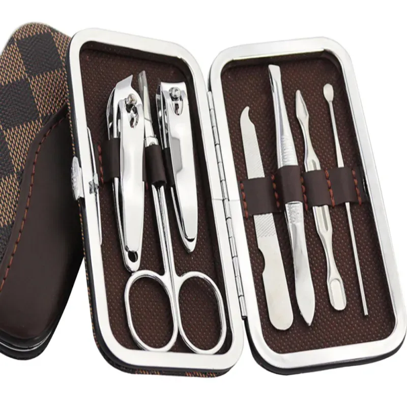 Zestaw do paznokci 7 elementów manicure pedicure etui cążki przybornik Zestaw do paznokci 7 elementów manicure pedicure etui cążki przybornik