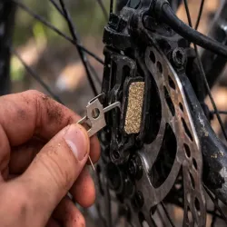 Klocki okładziny hamulców tarczowych tarczowe rowerowe wymiar 3x2cm-5907451386460